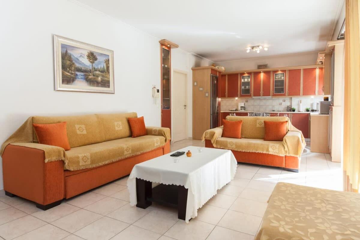 Scenic Balcony Apt In Vibrant Petralona Athene Buitenkant foto